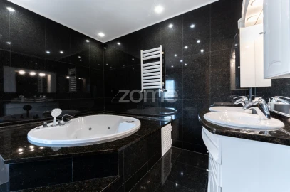 Moradia T4 para Venda em Coronado (São Romão e São Mamede)