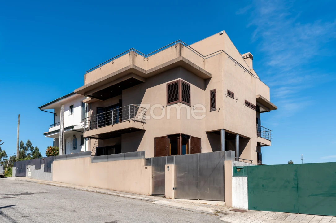 Moradia T4 para Venda em Coronado (São Romão e São Mamede) Foto 2