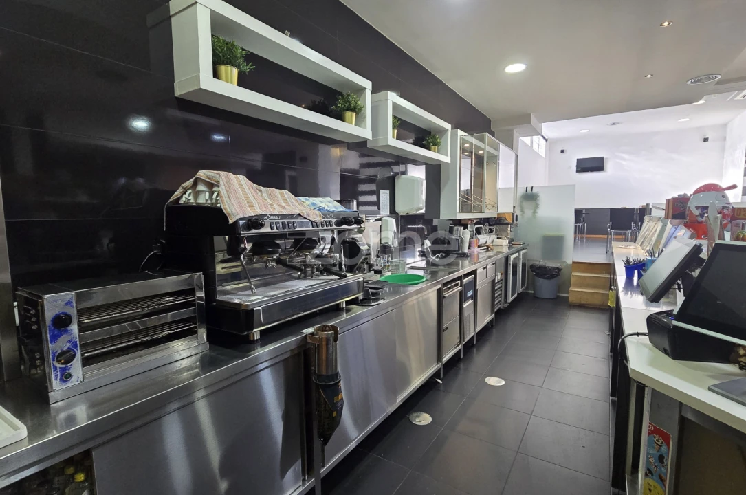 Negócio para Venda em Santa Marinha e São Pedro da Afurada Foto 12