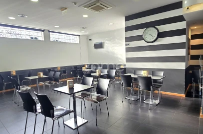 Negócio para Venda em Santa Marinha e São Pedro da Afurada