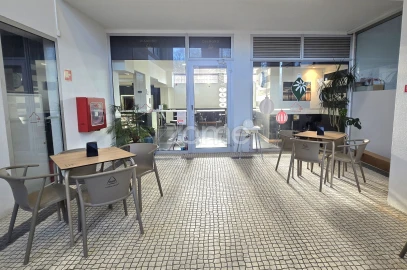 Negócio para Venda em Santa Marinha e São Pedro da Afurada