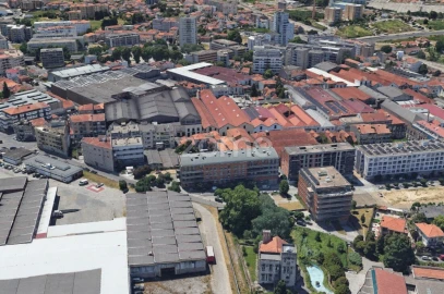 Negócio para Venda em Santa Marinha e São Pedro da Afurada