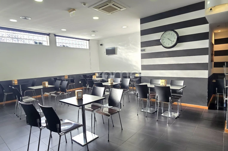 Negócio para Venda em Santa Marinha e São Pedro da Afurada Foto 5