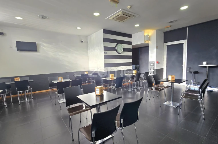 Negócio para Venda em Santa Marinha e São Pedro da Afurada Foto 6