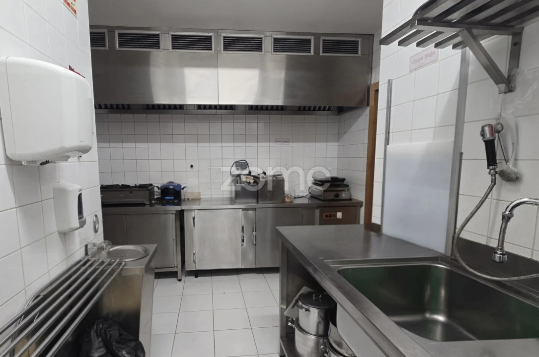 Negócio para Venda em Santa Marinha e São Pedro da Afurada Foto 16