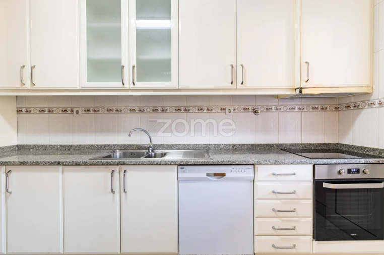 Apartamento T3 para Venda em Castêlo da Maia Foto 11