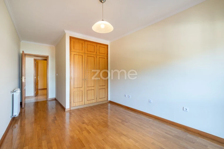 Apartamento T3 para Venda em Castêlo da Maia Foto 23