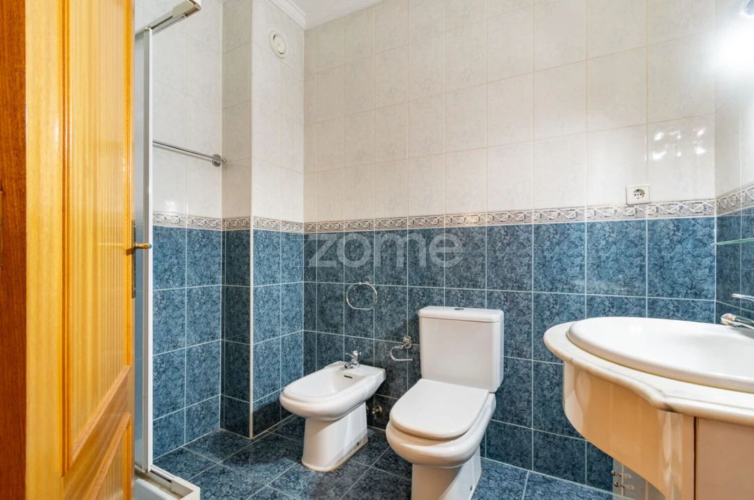 Apartamento T3 para Venda em Castêlo da Maia Foto 19