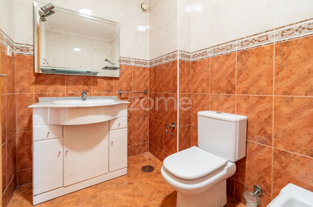 Apartamento T3 para Venda em Castêlo da Maia Foto 28