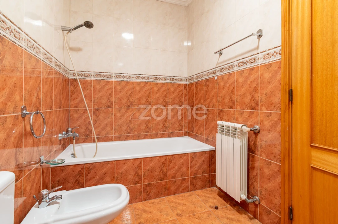 Apartamento T3 para Venda em Castêlo da Maia Foto 29