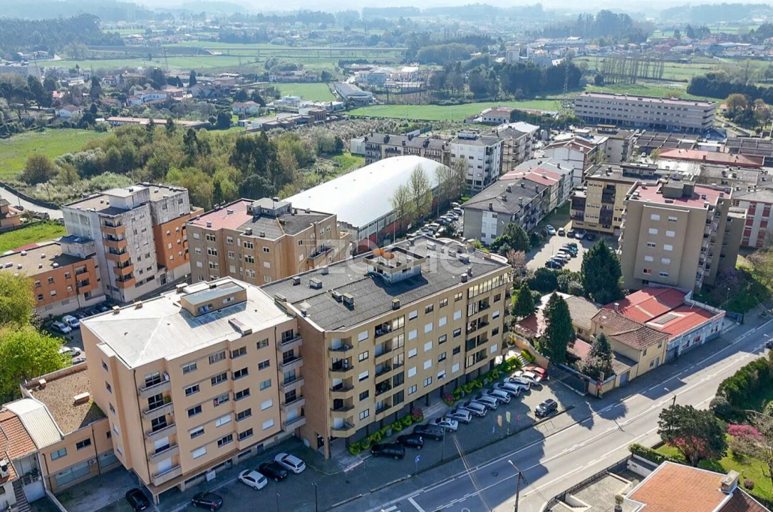 Apartamento T3 para Venda em Castêlo da Maia Foto 35
