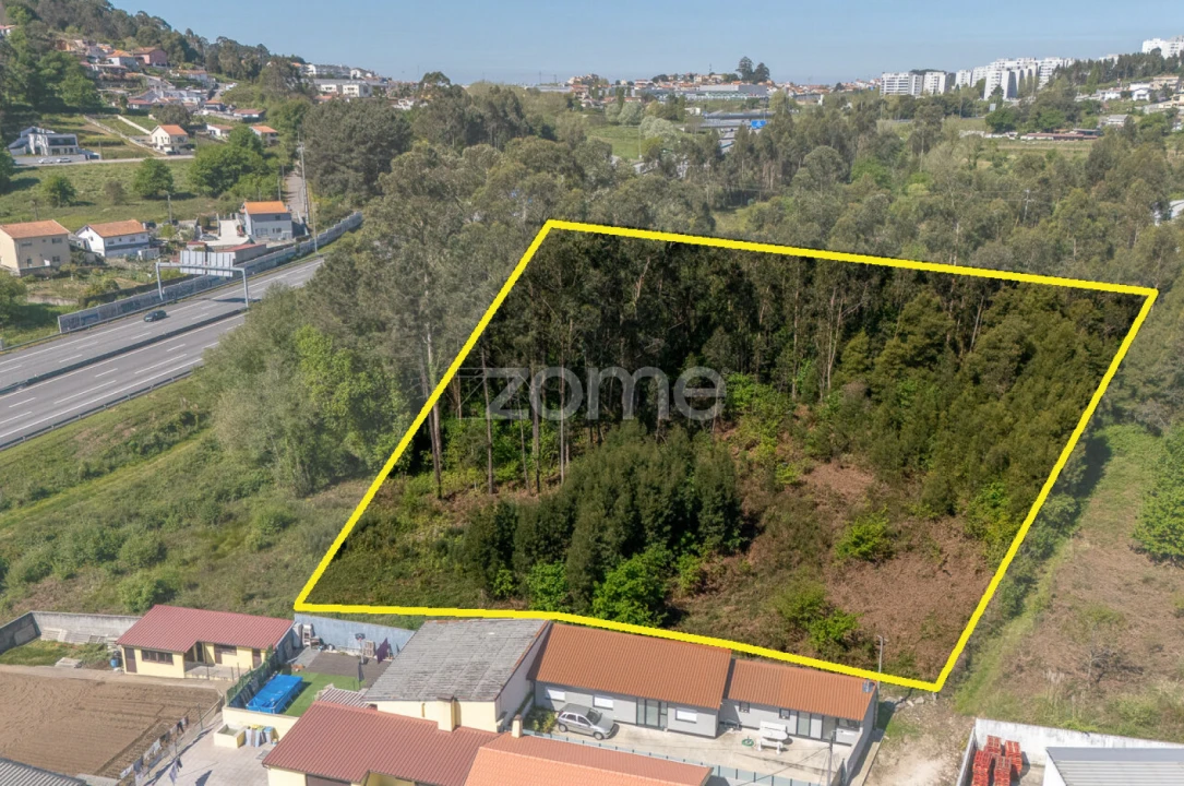 Terreno para Venda em Vilar de Andorinho Foto 3