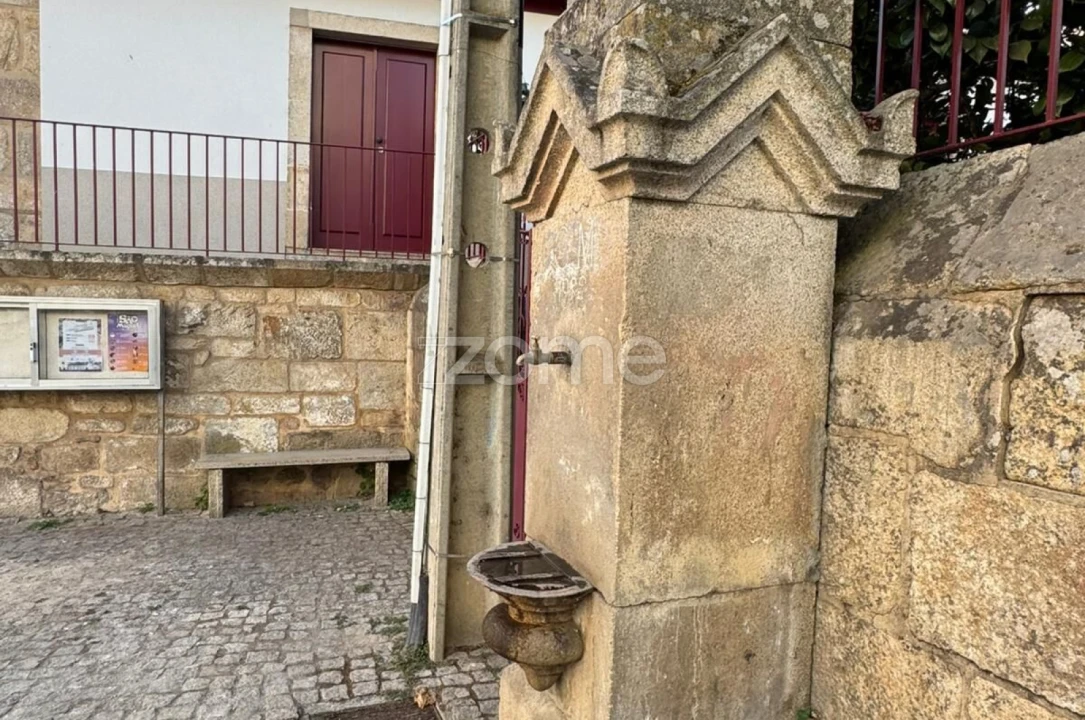 Moradia T7 para Venda em Salzedas Foto 11