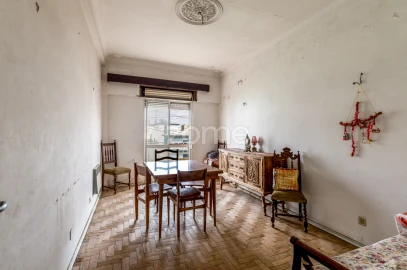 Moradia T6 para Venda em Pontinha e Famões