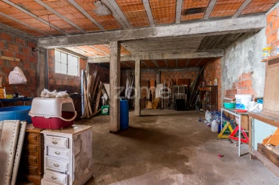 Moradia T6 para Venda em Pontinha e Famões