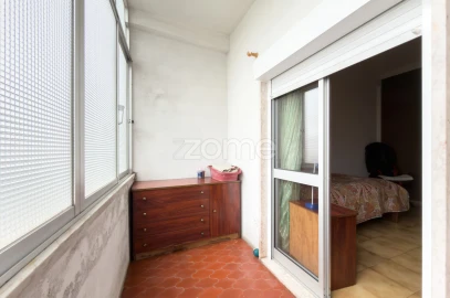 Moradia T6 para Venda em Pontinha e Famões