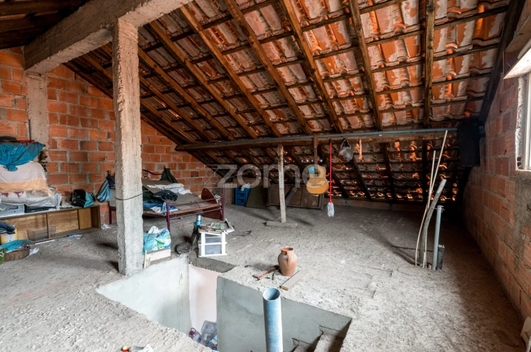 Moradia T6 para Venda em Pontinha e Famões Foto 26