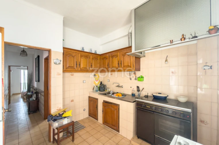 Moradia T6 para Venda em Pontinha e Famões Foto 8