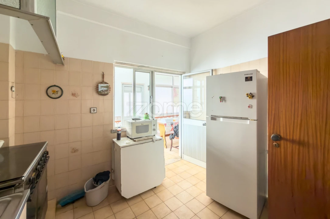 Moradia T6 para Venda em Pontinha e Famões Foto 5