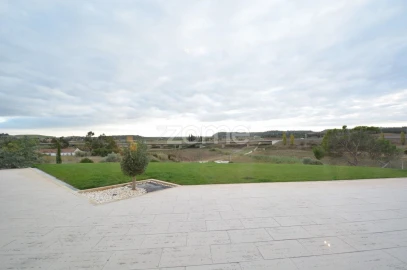 Moradia T3 para Venda em Marvila, Ribeira Santarém, São Salvador, São Nicolau