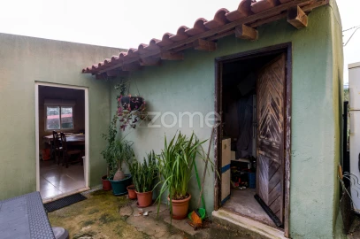 Moradia T3 para Venda em Póvoa de Santo Adrião e Olival Basto