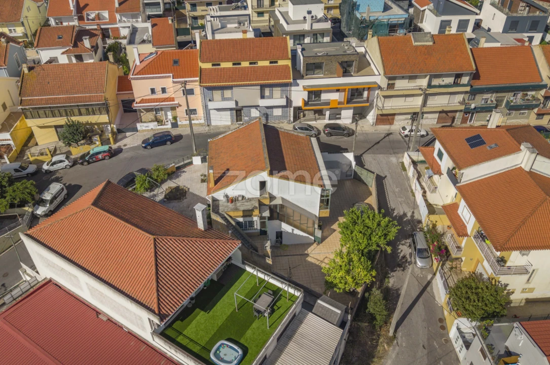 Moradia T4 para Venda em Pontinha e Famões Foto 28