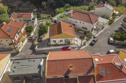 Moradia T4 para Venda em Pontinha e Famões