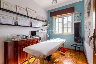 Moradia T4 para Venda em Pontinha e Famões