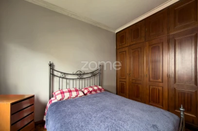 Moradia T4 para Venda em Pontinha e Famões