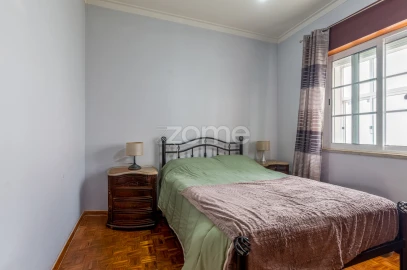 Moradia T4 para Venda em Pontinha e Famões