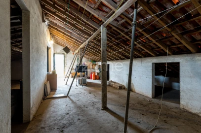 Moradia T4 para Venda em Pontinha e Famões