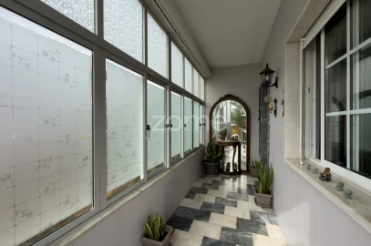 Moradia T4 para Venda em Pontinha e Famões