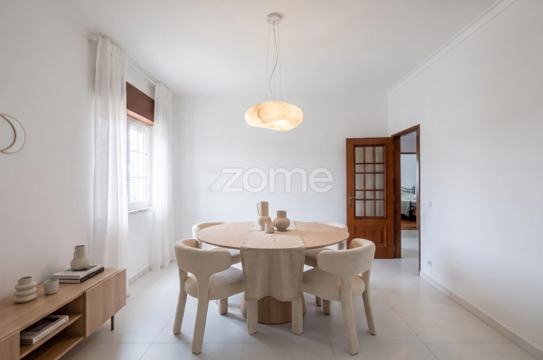 Moradia T4 para Venda em Pontinha e Famões Foto 4
