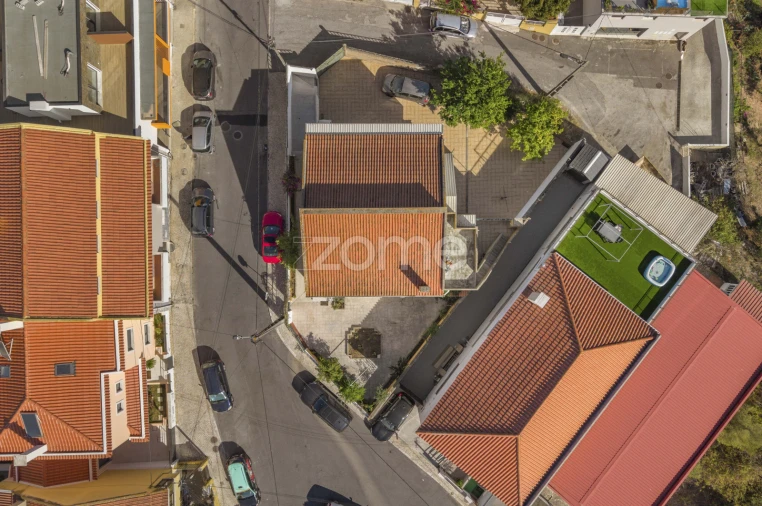 Moradia T4 para Venda em Pontinha e Famões Foto 27
