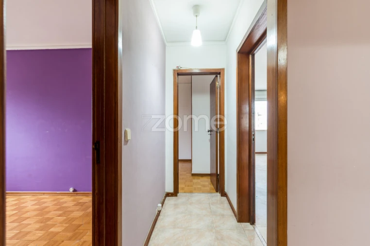 Apartamento T2 para Arrendamento em Santo António dos Cavaleiros e Frielas Foto 5