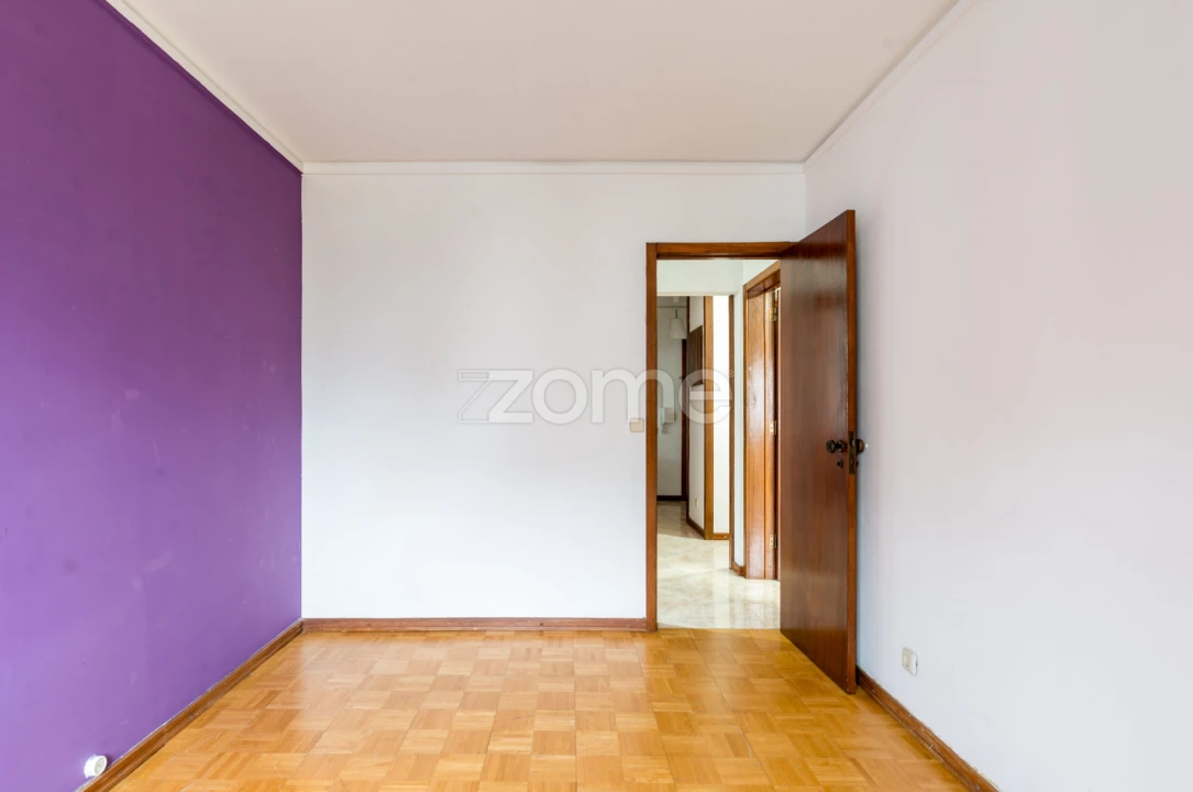 Apartamento T2 para Arrendamento em Santo António dos Cavaleiros e Frielas Foto 8