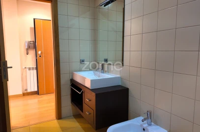 Apartamento T1 para Arrendamento em Santo Antonio dos Olivais