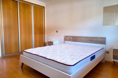 Apartamento T1 para Arrendamento em Santo Antonio dos Olivais