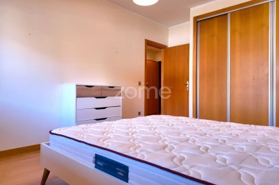 Apartamento T1 para Arrendamento em Santo Antonio dos Olivais