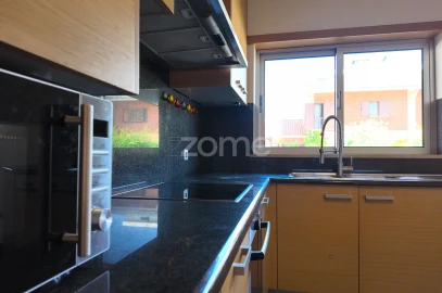 Apartamento T1 para Arrendamento em Santo Antonio dos Olivais