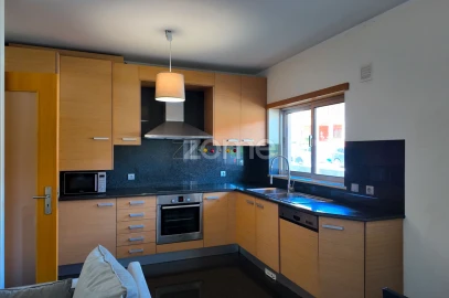 Apartamento T1 para Arrendamento em Santo Antonio dos Olivais