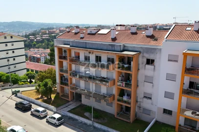 Apartamento T1 para Arrendamento em Santo Antonio dos Olivais