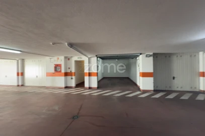 Apartamento T1 para Arrendamento em Santo Antonio dos Olivais