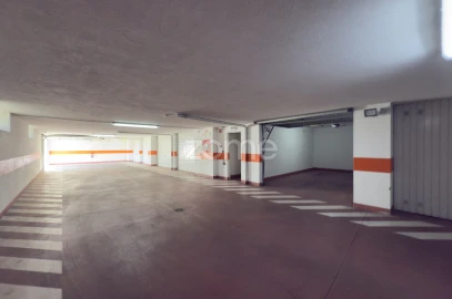 Apartamento T1 para Arrendamento em Santo Antonio dos Olivais