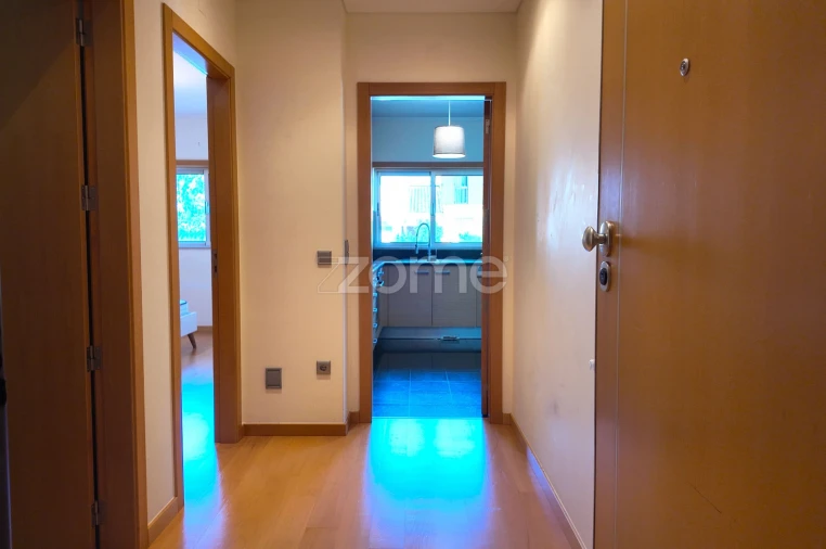 Apartamento T1 para Arrendamento em Santo Antonio dos Olivais Foto 4