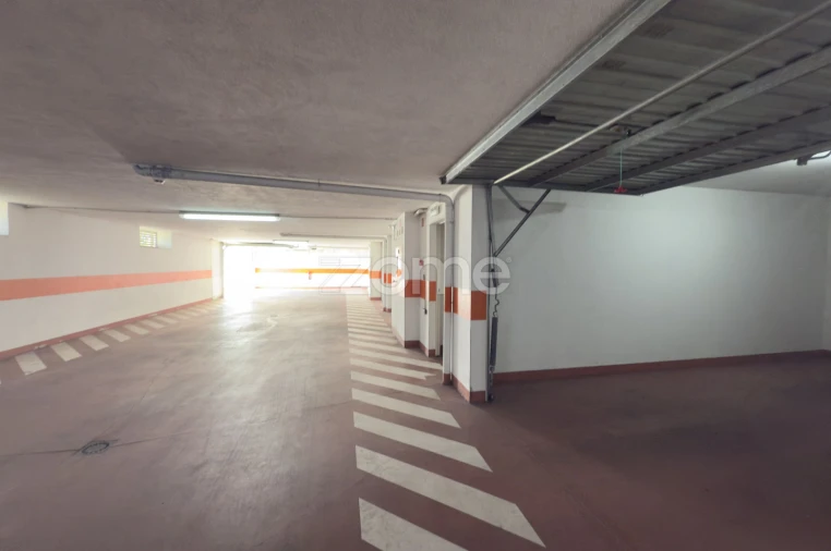 Apartamento T1 para Arrendamento em Santo Antonio dos Olivais Foto 20