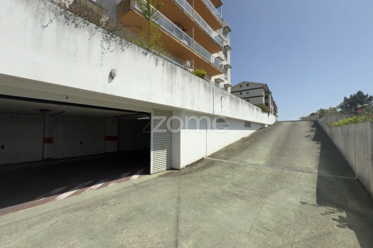 Apartamento T1 para Arrendamento em Santo Antonio dos Olivais Foto 21