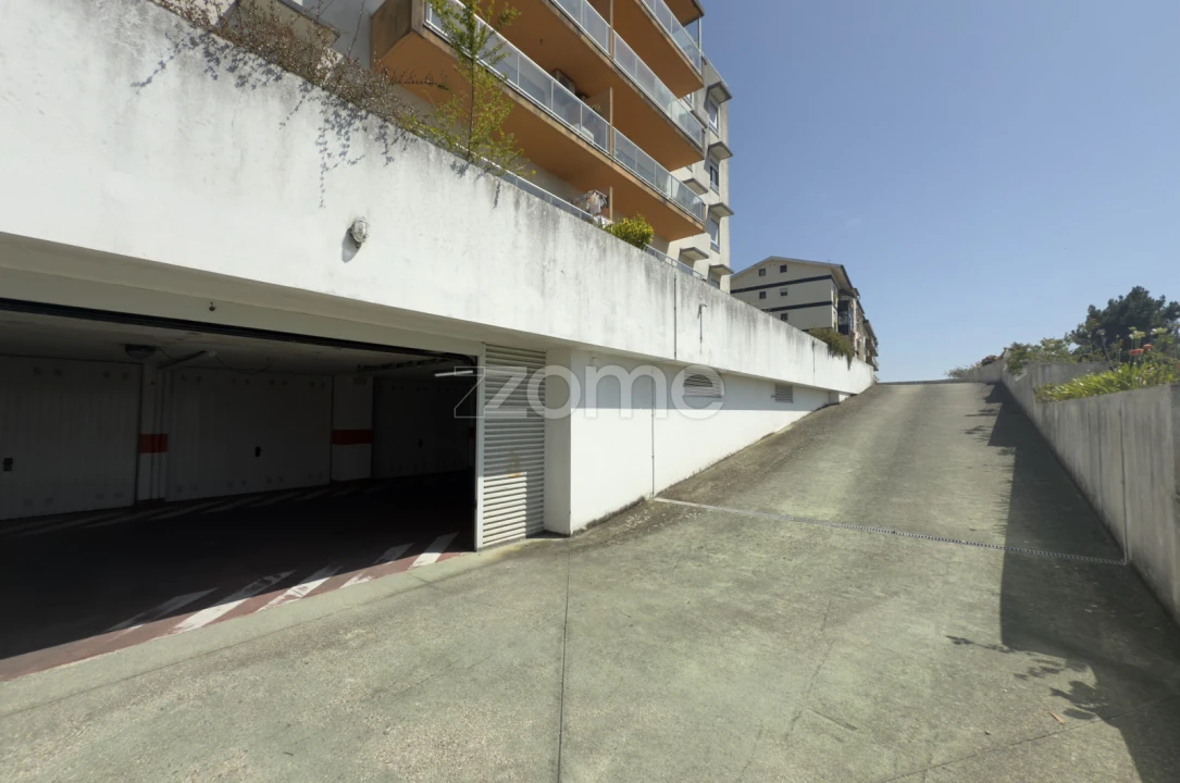 Apartamento T1 para Arrendamento em Santo Antonio dos Olivais Foto 21