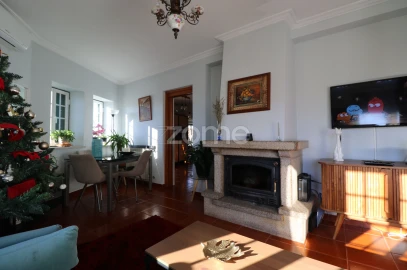 Moradia T5 para Venda em Oliveira do Hospital e São Paio de Gramaços