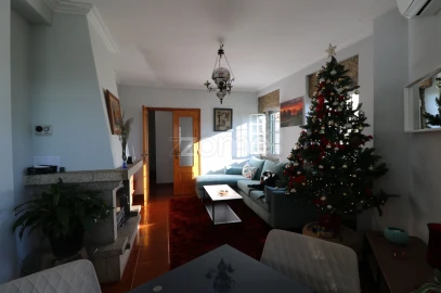 Moradia T5 para Venda em Oliveira do Hospital e São Paio de Gramaços